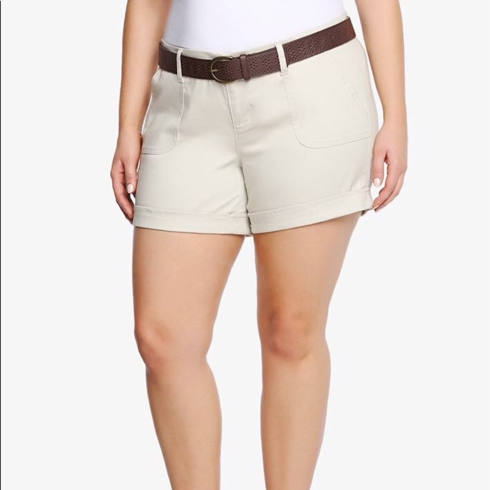 Torrid size 22 khaki shorts