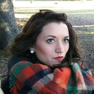 Meet your Posher, Dana