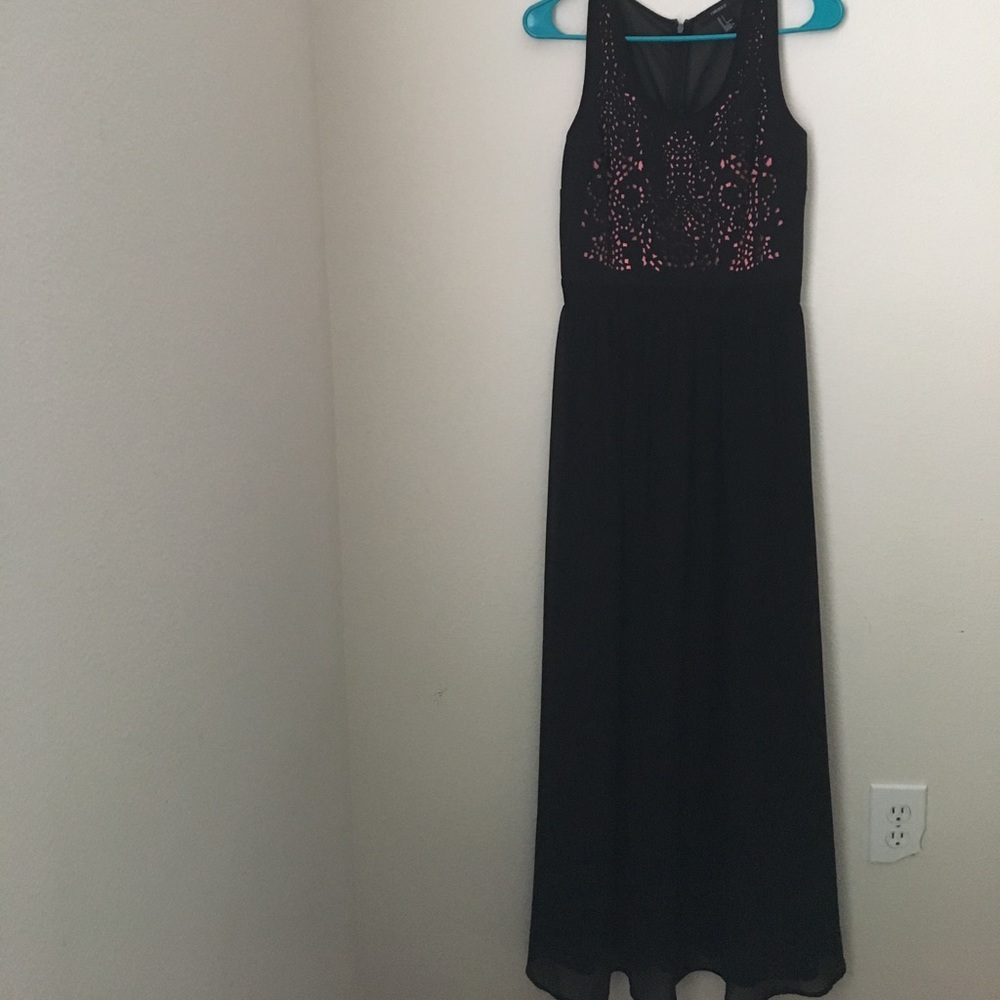 Long Black Sleeveless Dress