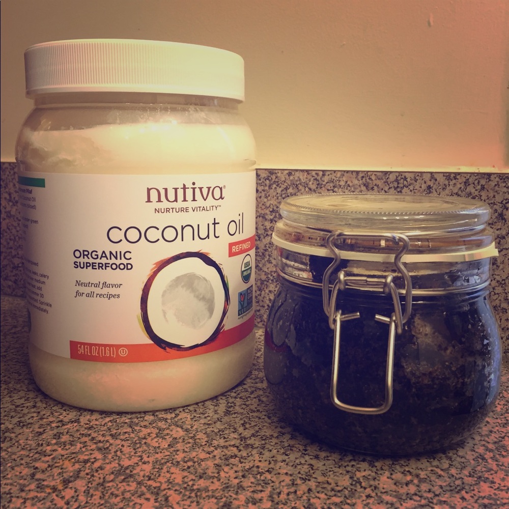 Coffee/coconut body scrub