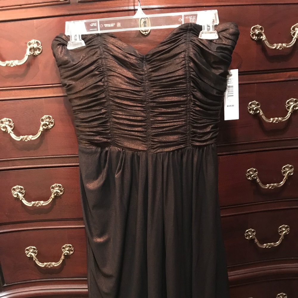 NEVER WORN Badgley Mischka strapless dress