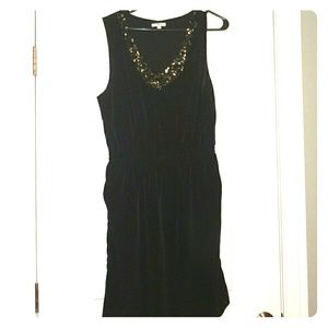 Sleeveless Black V Neck Dress