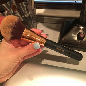 Morphe R2 bronzing brush