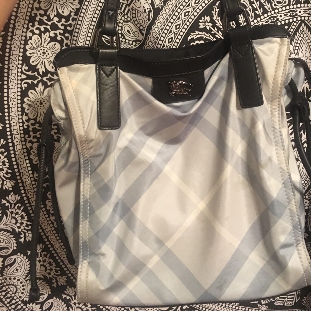 Authentic Burberry bag 🐎💨