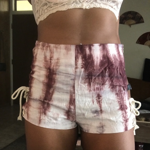Tie Dye HW Shorts - Picture 6 of 7