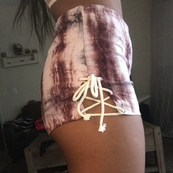 Tie Dye HW Shorts - Picture 7 of 7
