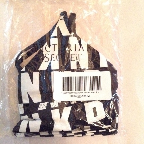 Pink Ultimate logo Bra🎉Sale🎉 - Picture 5 of 5