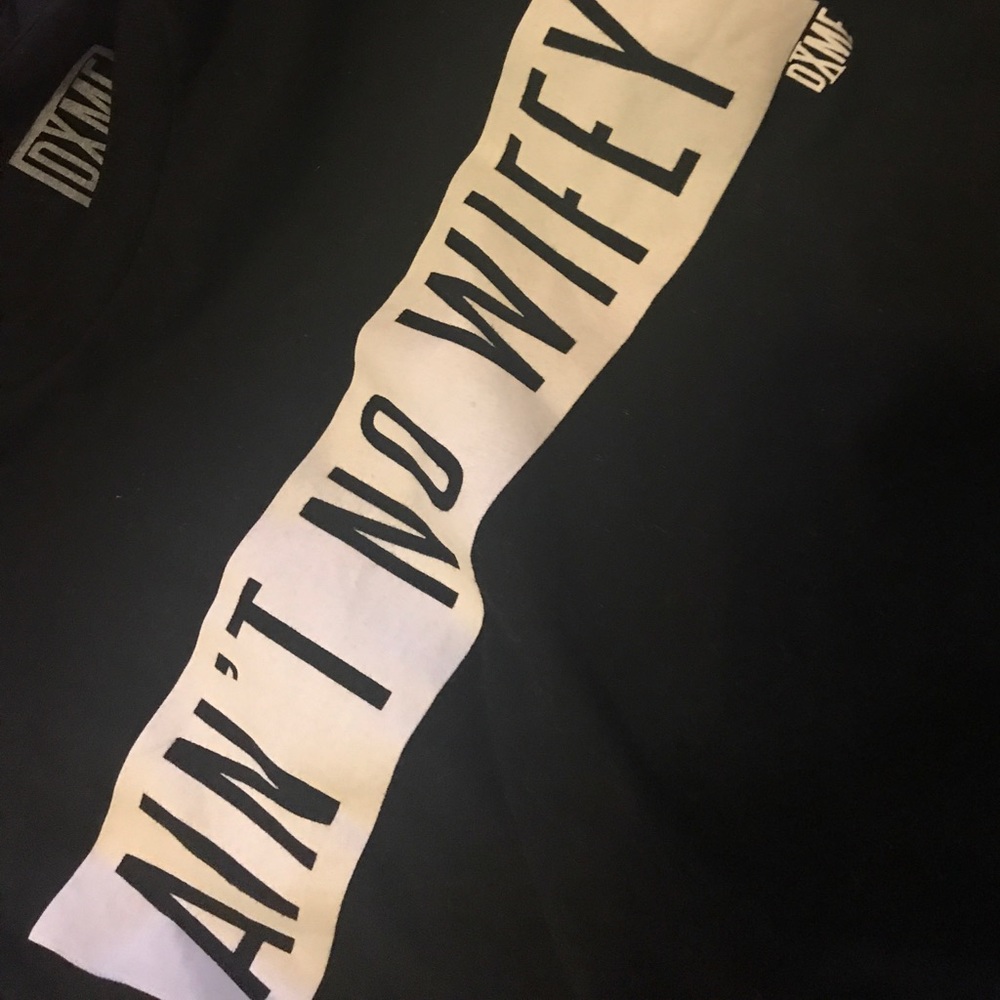 Ain't no wifey T shirt