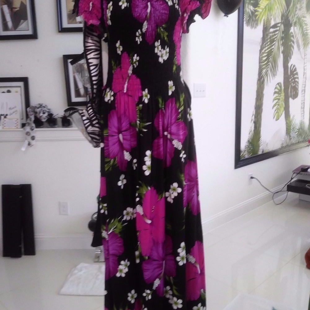 BLACK FLORAL HIBISCUS OFF THE SHOULDER DRESS NWOT - Picture 2 of 3