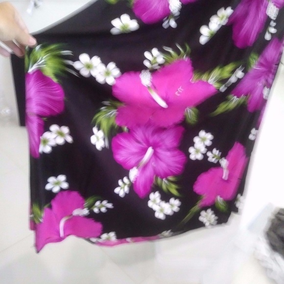 BLACK FLORAL HIBISCUS OFF THE SHOULDER DRESS NWOT - Picture 3 of 3