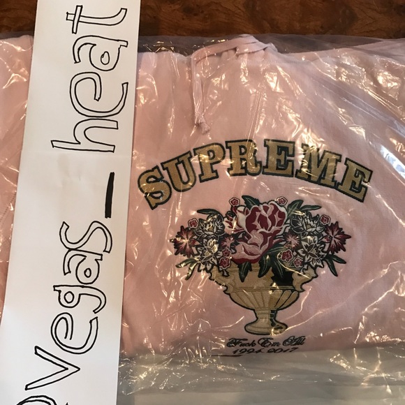 Supreme Other - SUPREME FW17 CENTERPIECE HOODED SWEATSHIRT