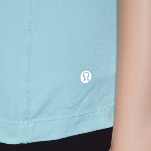 LULULEMON Blue Mesh Trim Convertible Strap Athletic Yoga Tank Size 8 - Picture 4 of 6