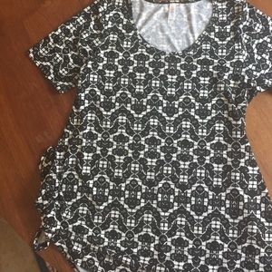 LuLaRoe Large Perfect Tee Black White Geometric