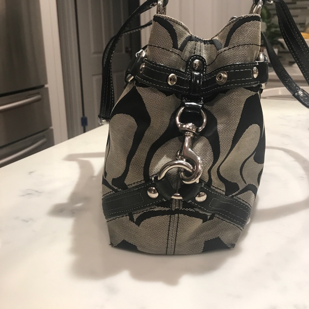 Authentic Coach Handbag - Picture 2 of 8