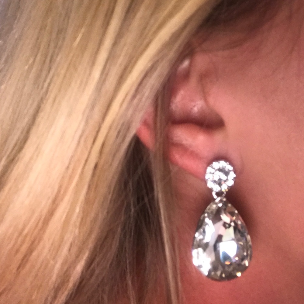Formal earrings - Picture 3 of 3