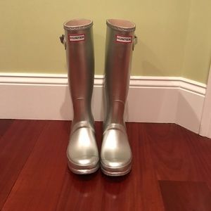 Hunter silver tall rain boots- never been worn!