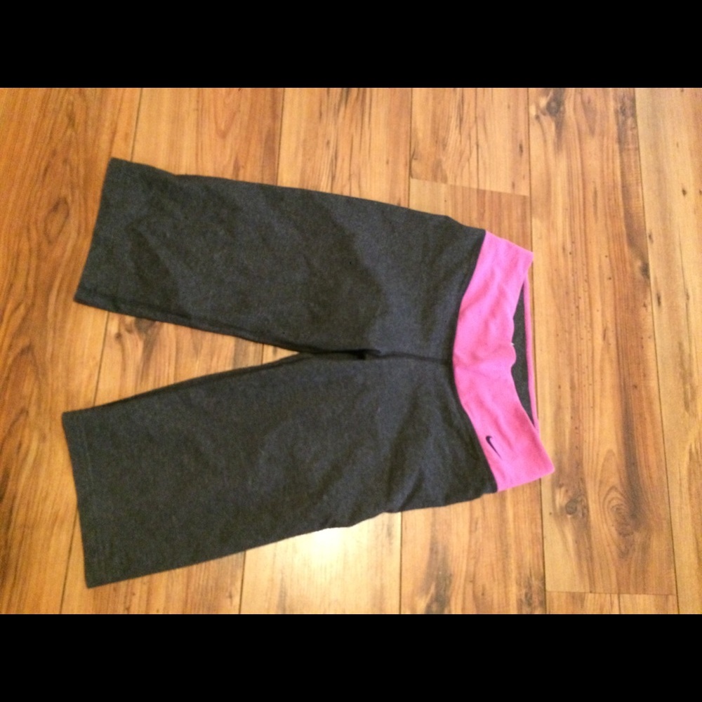 Nike cropped yoga pants