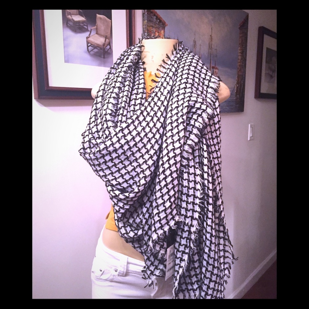 I.N.C INTERNATIONAL CONCEPTS SCARF