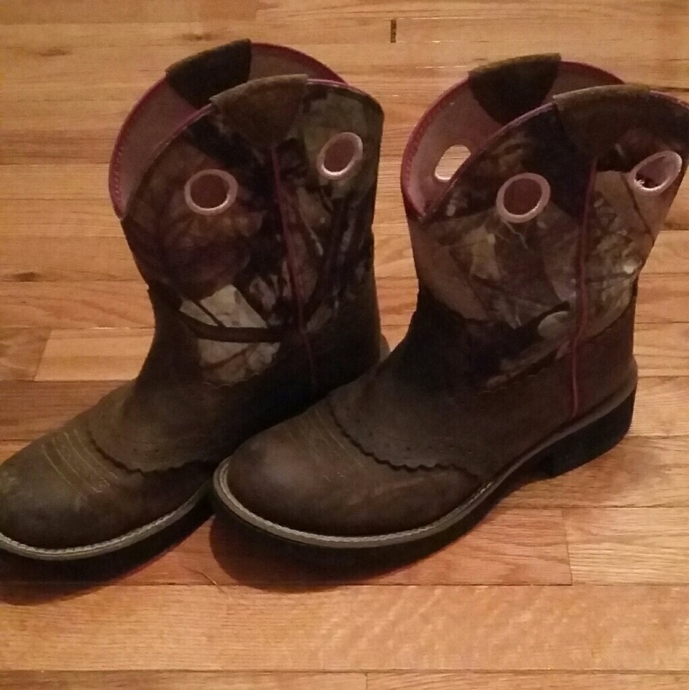 1 HR ONLY!👢Cute Women's Westies Ariat Boots!👢