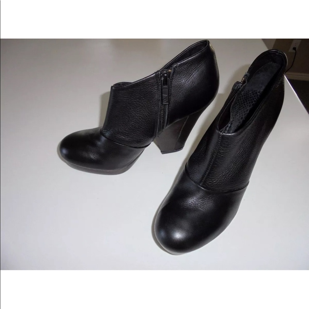 MATIKO black pebbles leather 4" boots 8.5 SEXY!