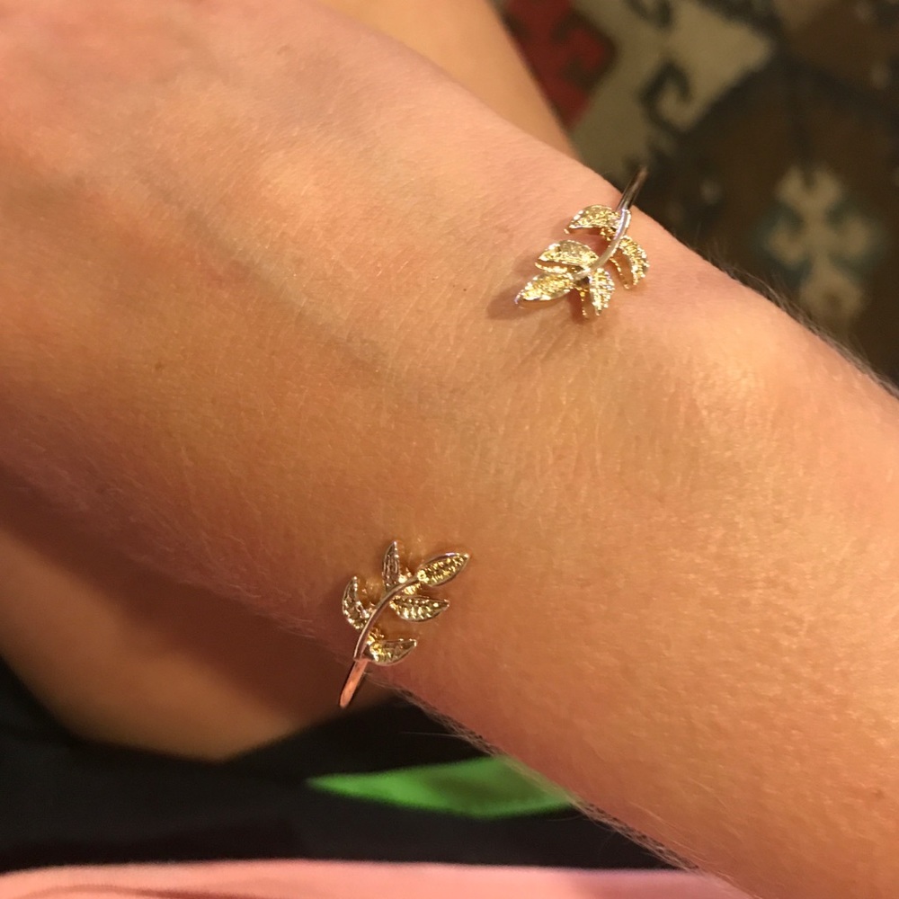 Leaf bangle