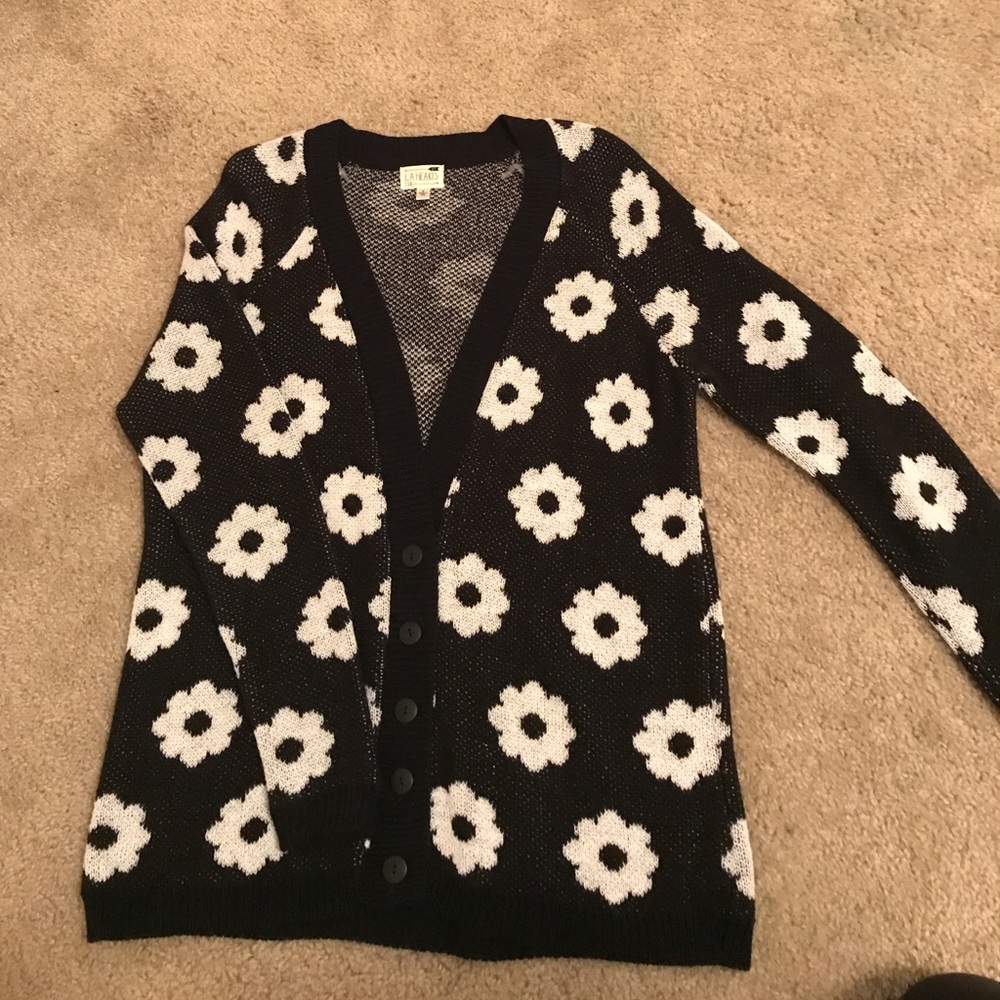 Long style black and white flower sweater