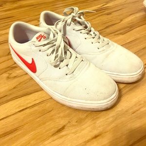 Kept in closet Nike SB Light Grey/Red