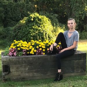 Meet your Posher, Emily