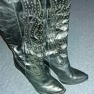 Black cowgirl boots
