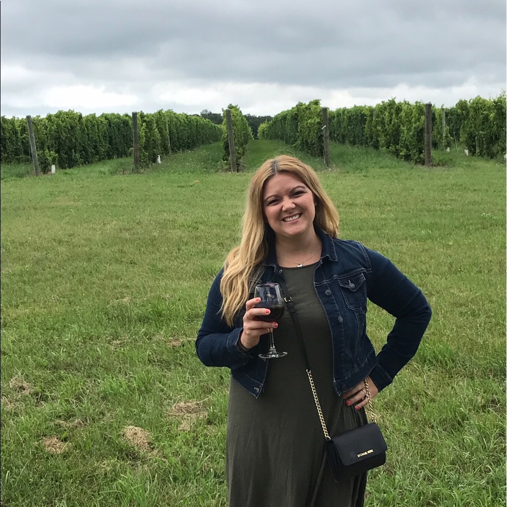 Meet your Posher, Cristina