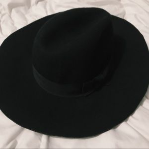 UO Black Wide Brim Hat