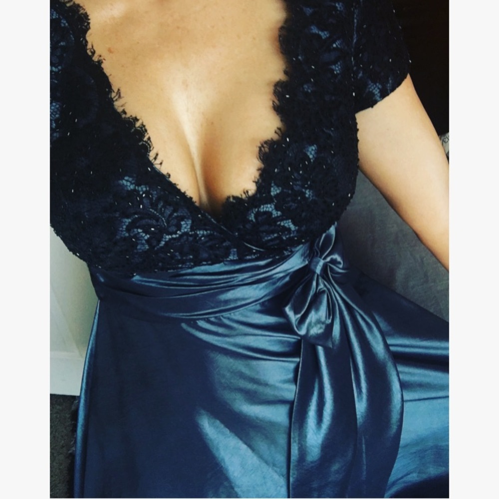 💗 JS Boutique formal dress - satin/lace detail