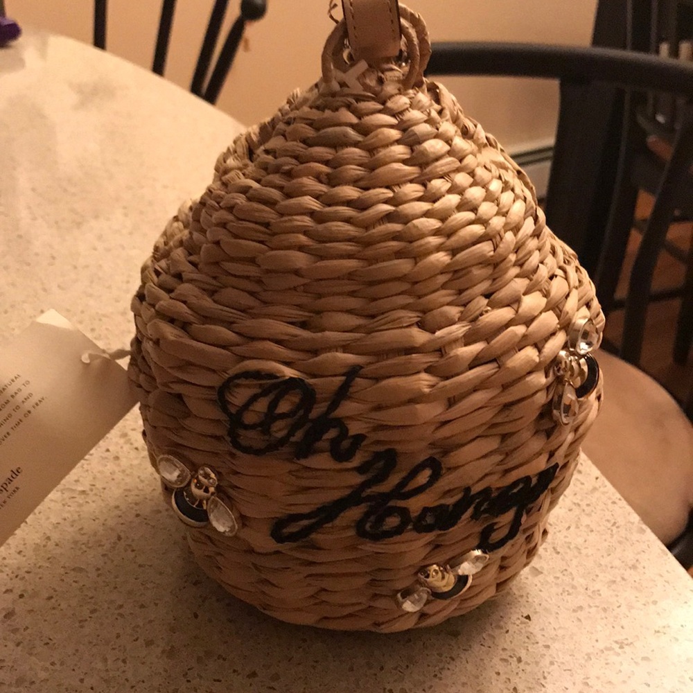 Kate Spade:Down the Rabbit Hole Wicker Beehive Bag