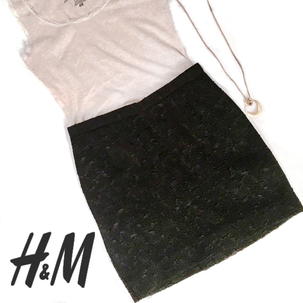 H&M black Textured Mini Skirt with Gold Zipper