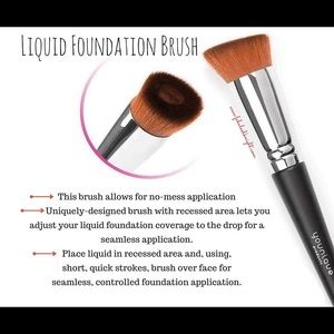 Younique liquid foundation brush