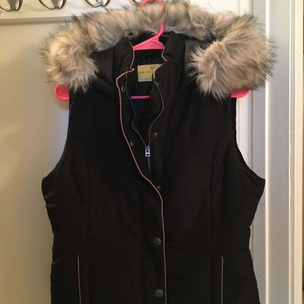 Women's Aeropostale vest