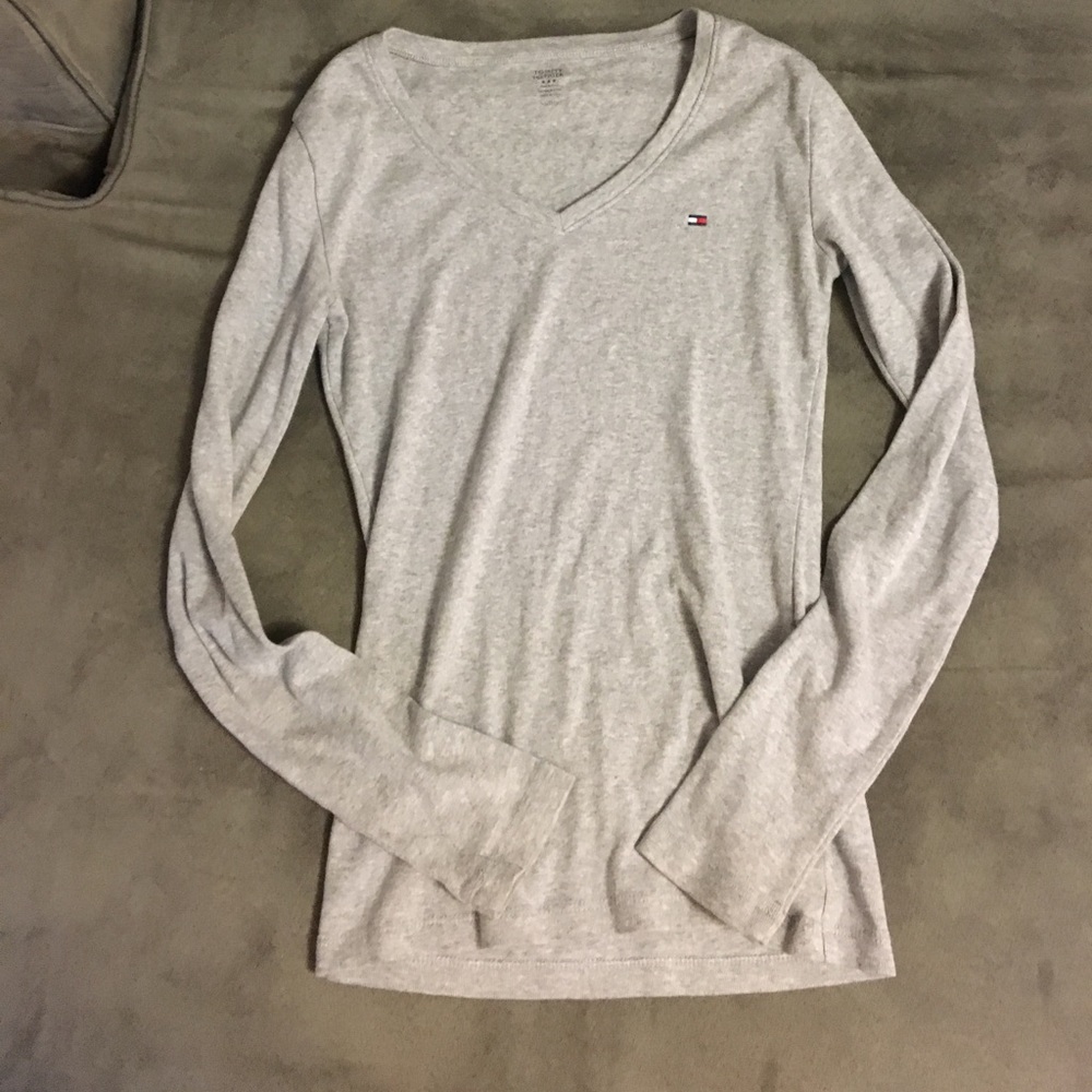 Tommy Hilfiger gray long sleeve shirt