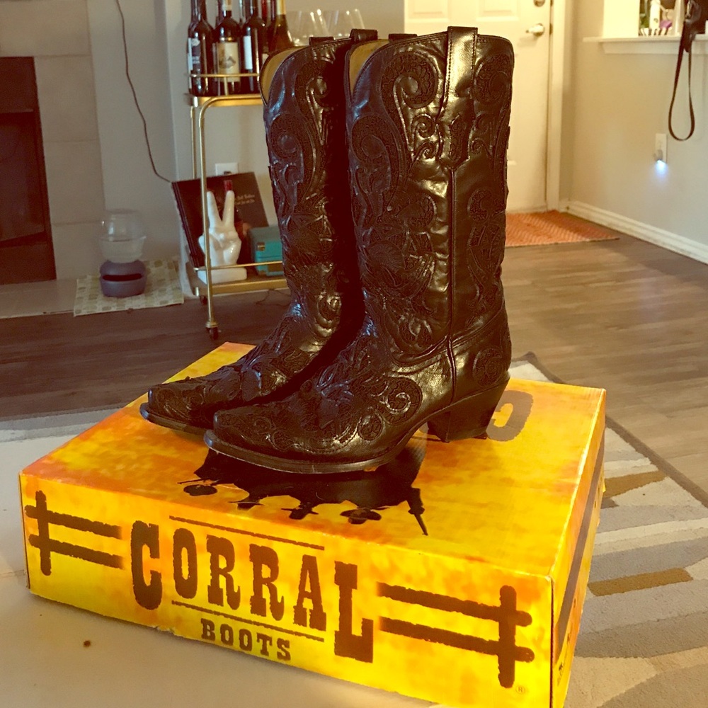 Corral Black Goat Lace Inlay Cowboy Boots