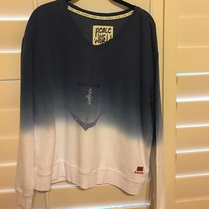 Peace love world new shirt never worn 🌟🌟