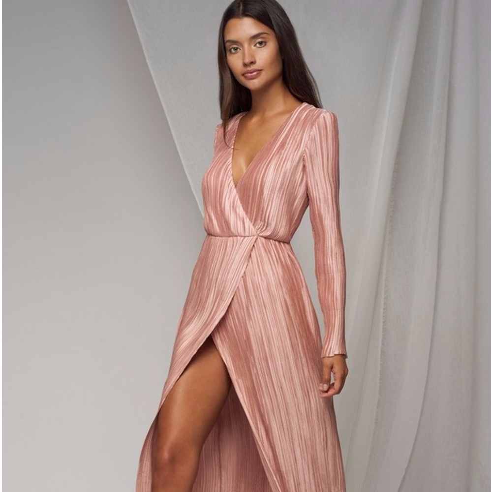 BEAUTIFUL BRAND NEW DRESS - SIZE SMALL