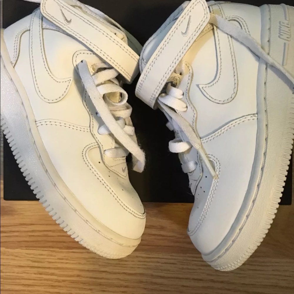 White hi top Nike size size 9