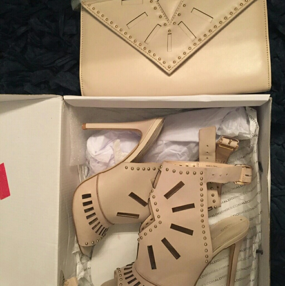 Aldo nude open toe heels with clutch brand new