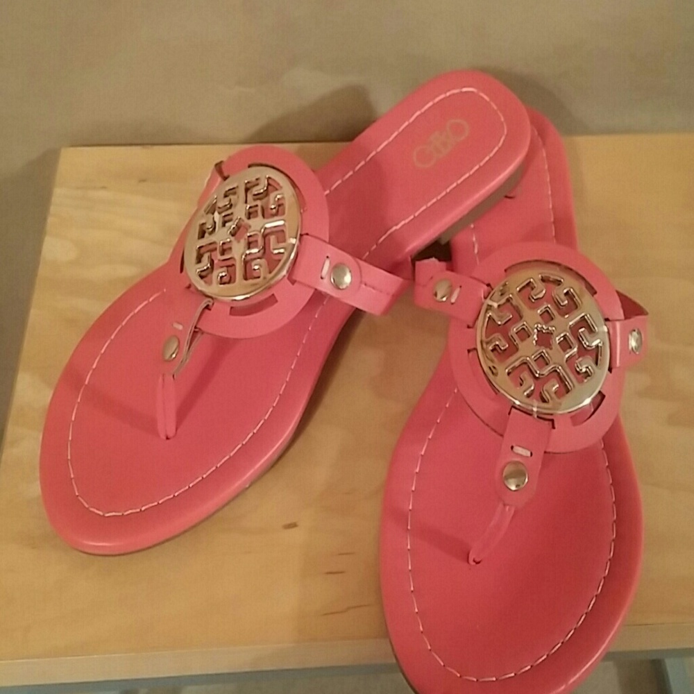 Medallion Thong Sandal