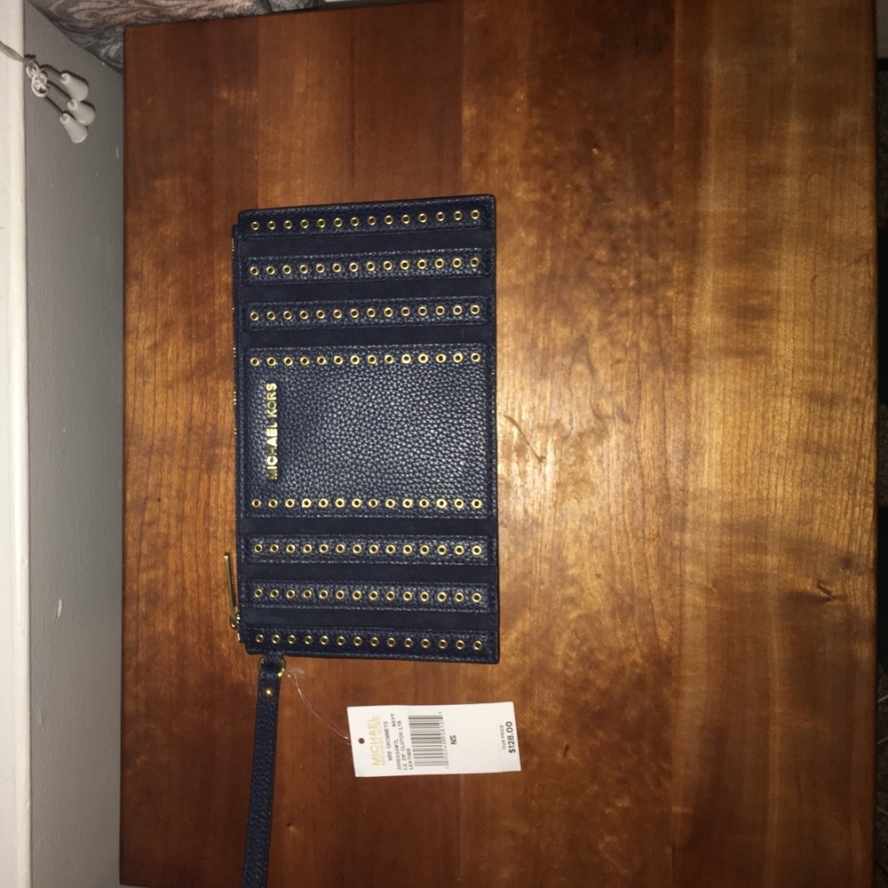 Wristlet