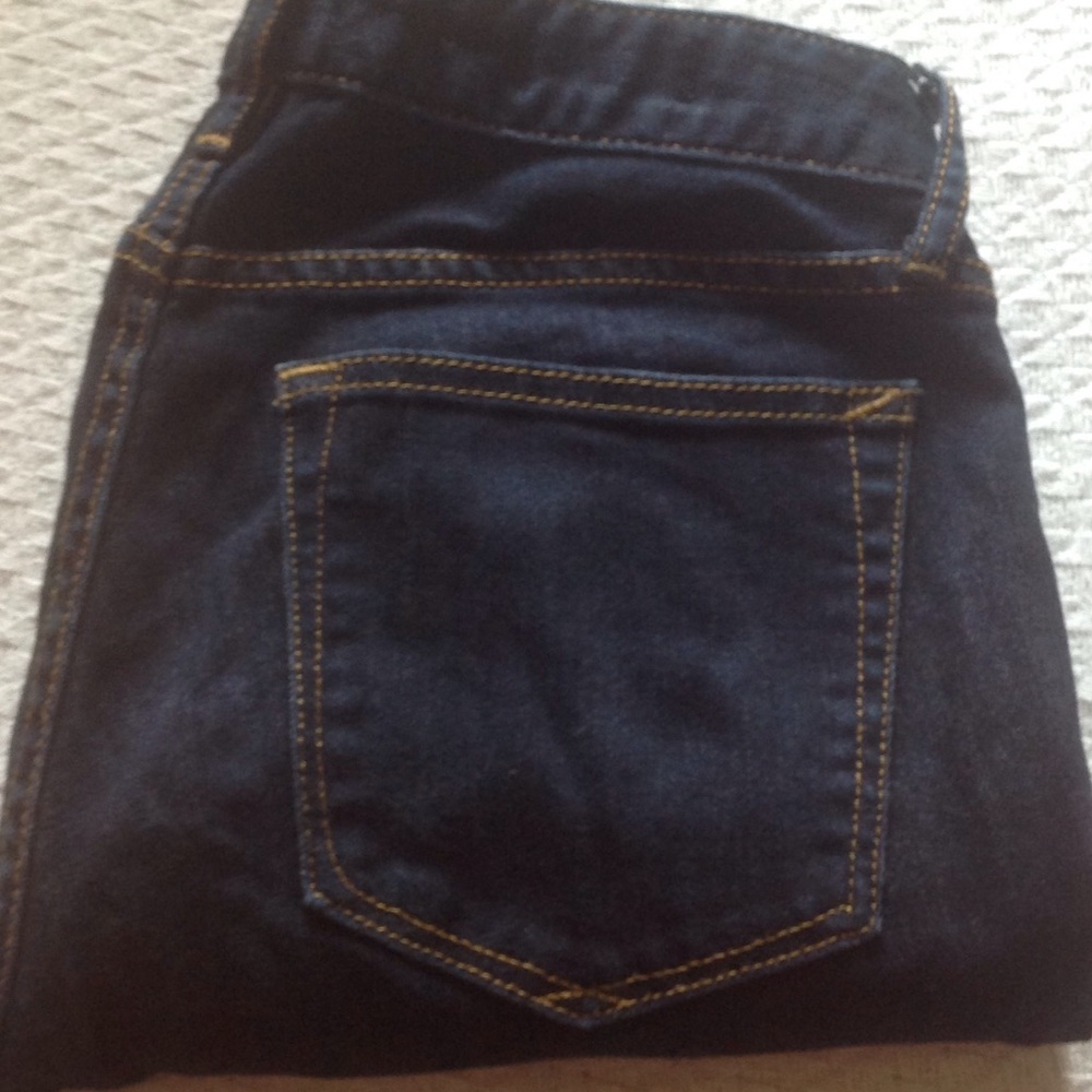 NWOT GAP Skinny Jeans Shop & Help 2 Shelters