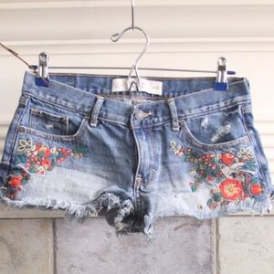 Abercrombie&fitch denim shorts with floral detail