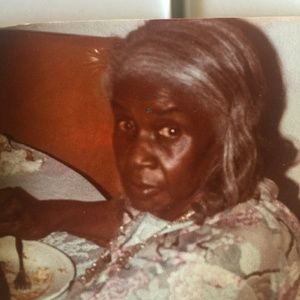 Meet your Posher, Desiree