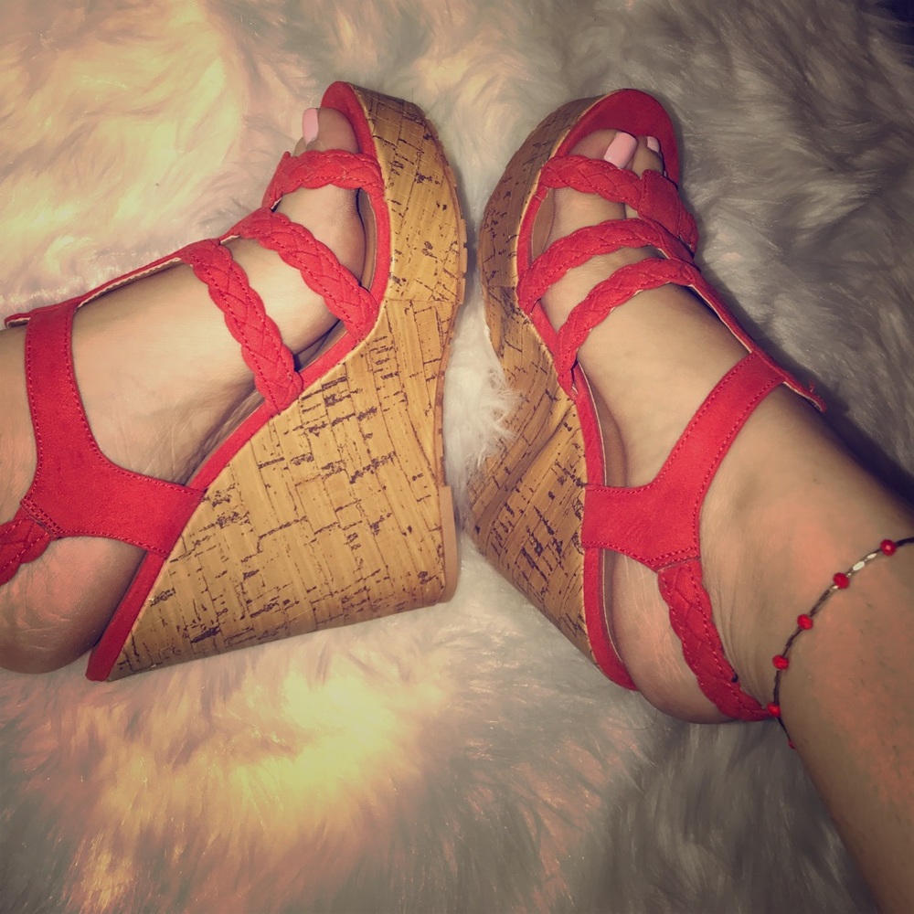 Red wedges