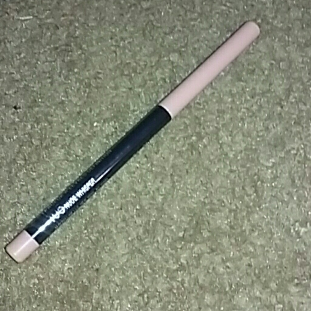 Nice whisper lip liner