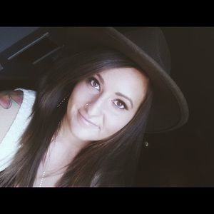 Meet your Posher, Tori